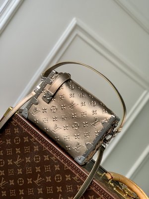 Quality Replica
 Louis Vuitton LV Petite Malle Handbags Crossbody & Shoulder Bags Cowhide M21477
