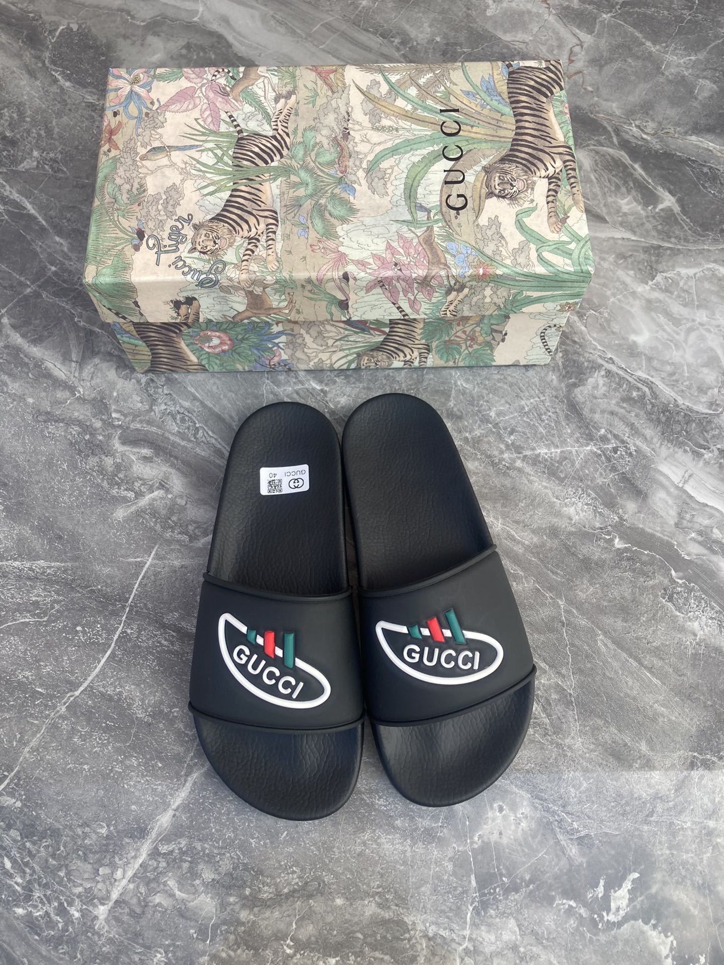 Gucci Buty Letnie kapcie Mężczyźni