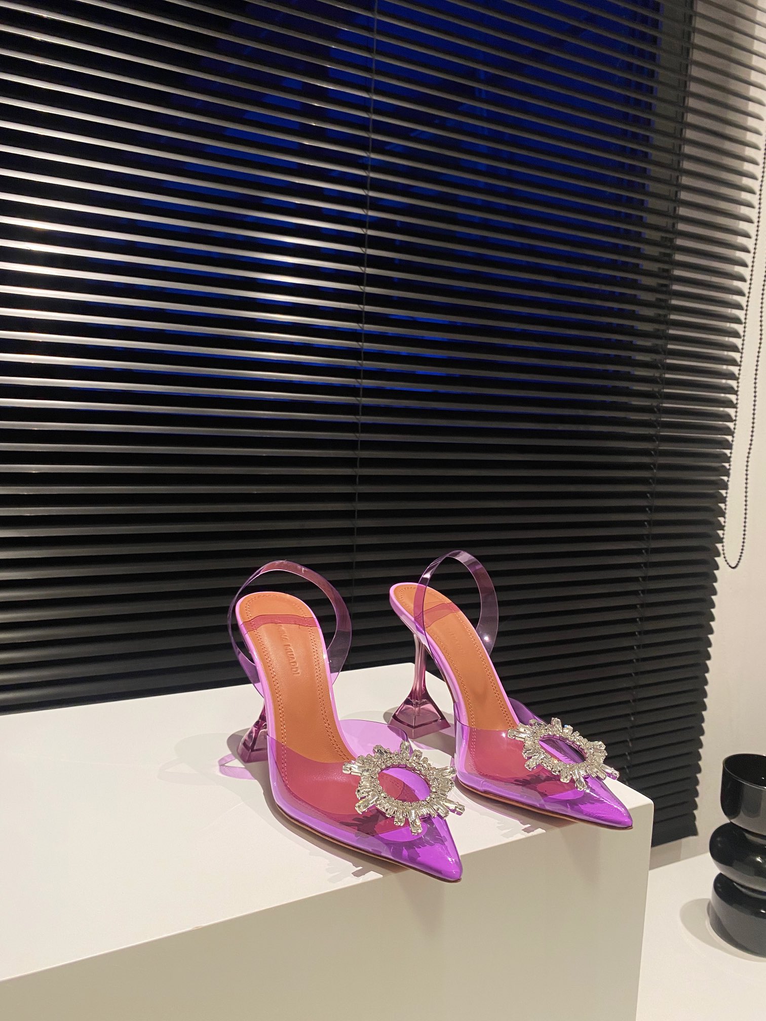 AMINA MUADDI Escarpins en vinyle transparent pour femme, élégants et raffinés - version premium