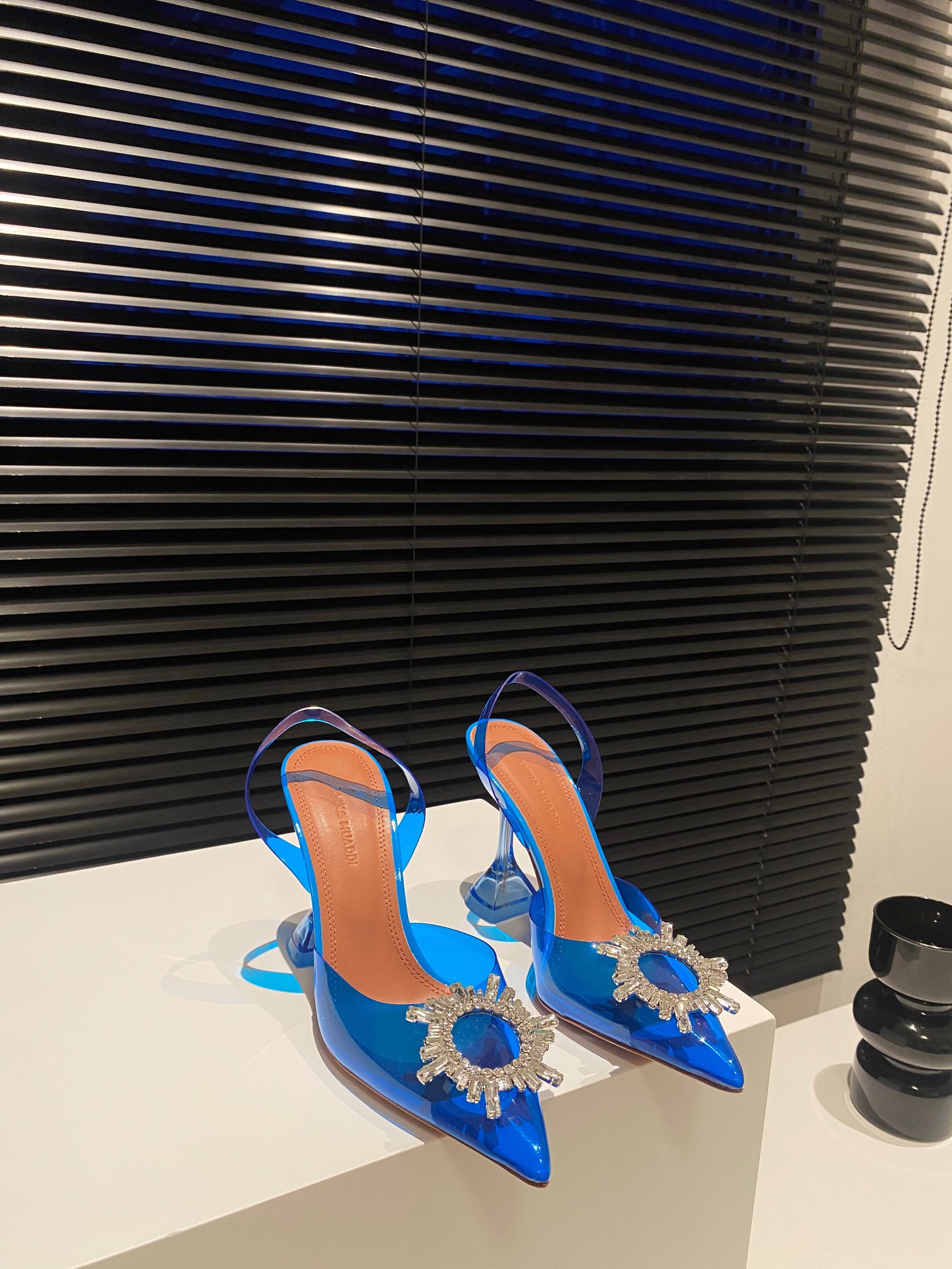 AMINA MUADDI Escarpins en vinyle transparent pour femme, élégants et raffinés - version premium