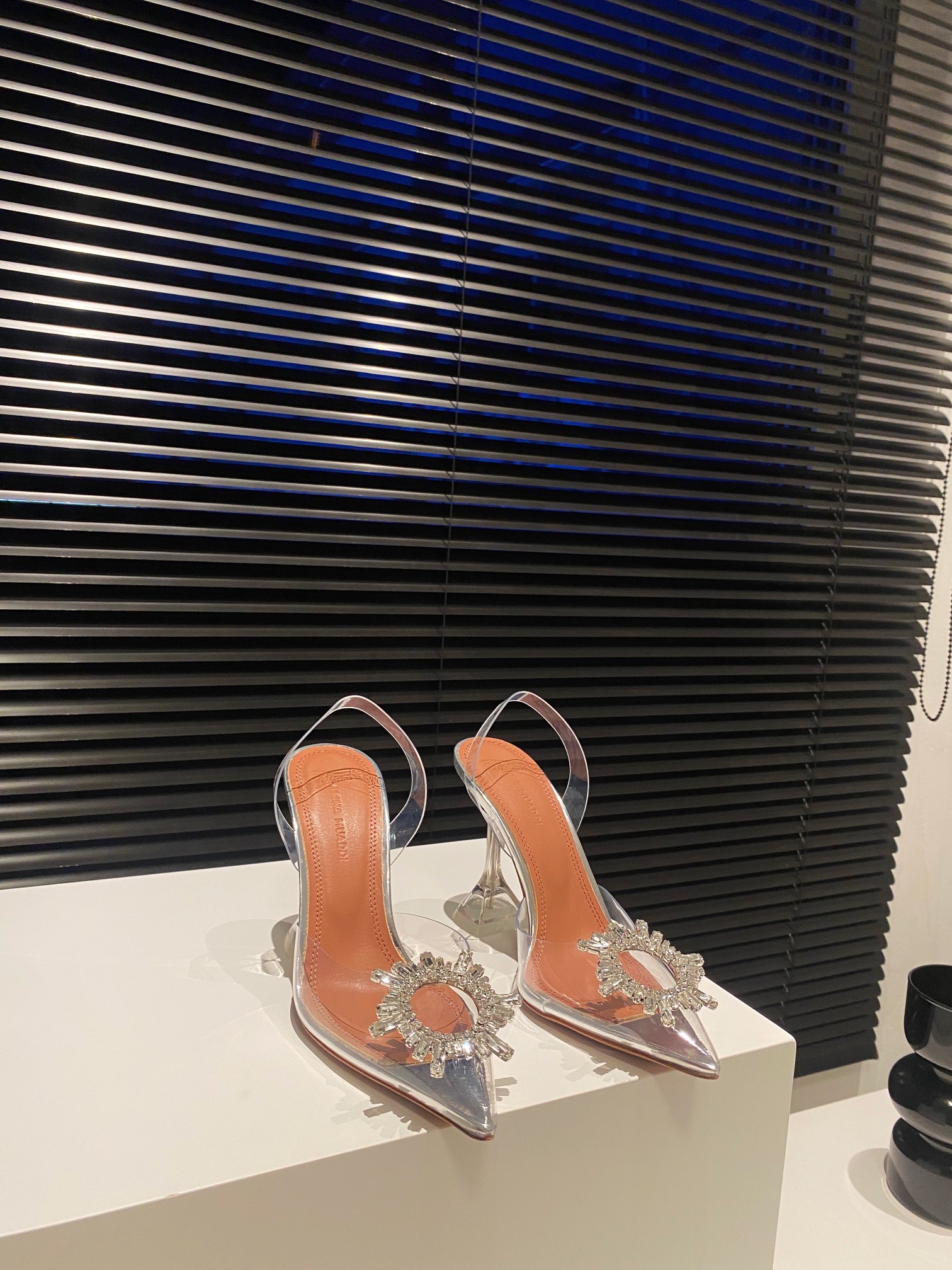 AMINA MUADDI Escarpins en vinyle transparent pour femme, élégants et raffinés - version premium