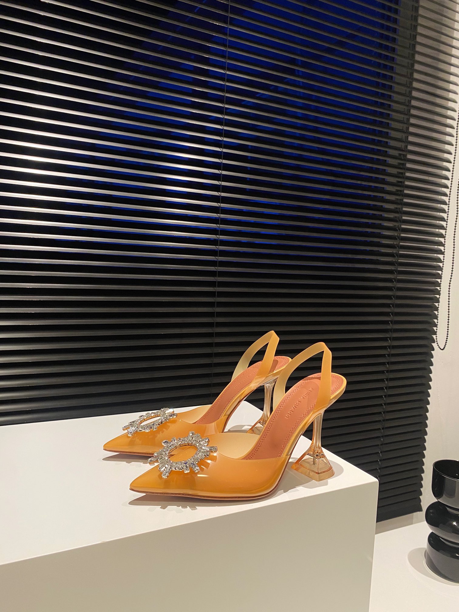AMINA MUADDI Escarpins en vinyle transparent pour femme, élégants et raffinés - version premium