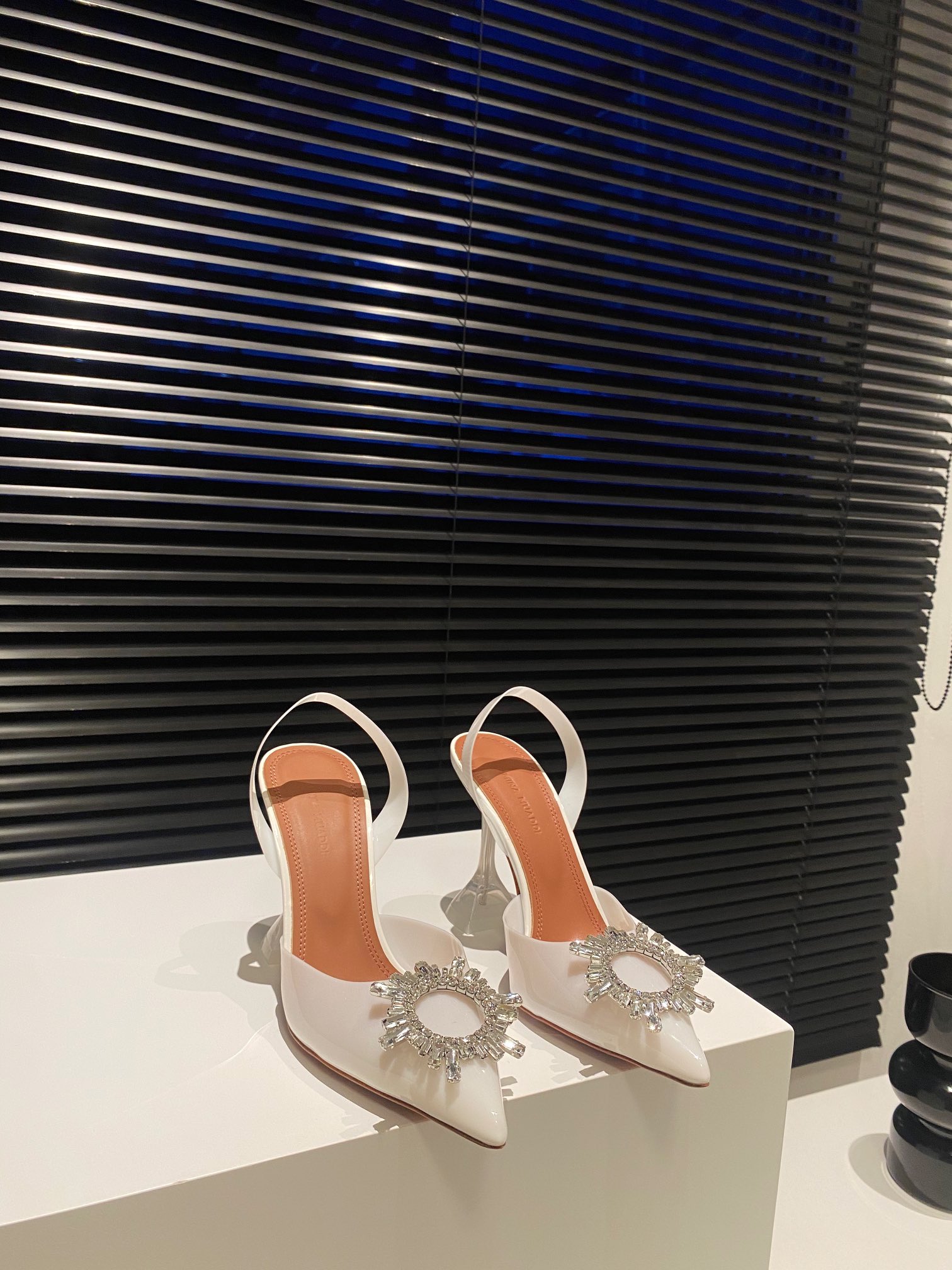 AMINA MUADDI Escarpins en vinyle transparent pour femme, élégants et raffinés - version premium
