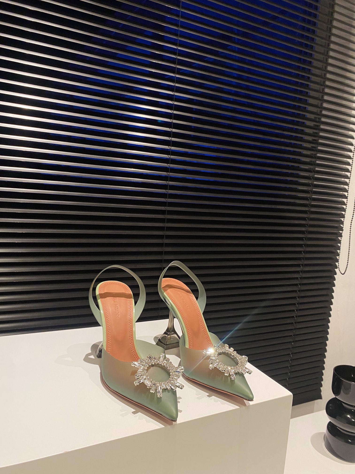 AMINA MUADDI Escarpins en vinyle transparent pour femme, élégants et raffinés - version premium
