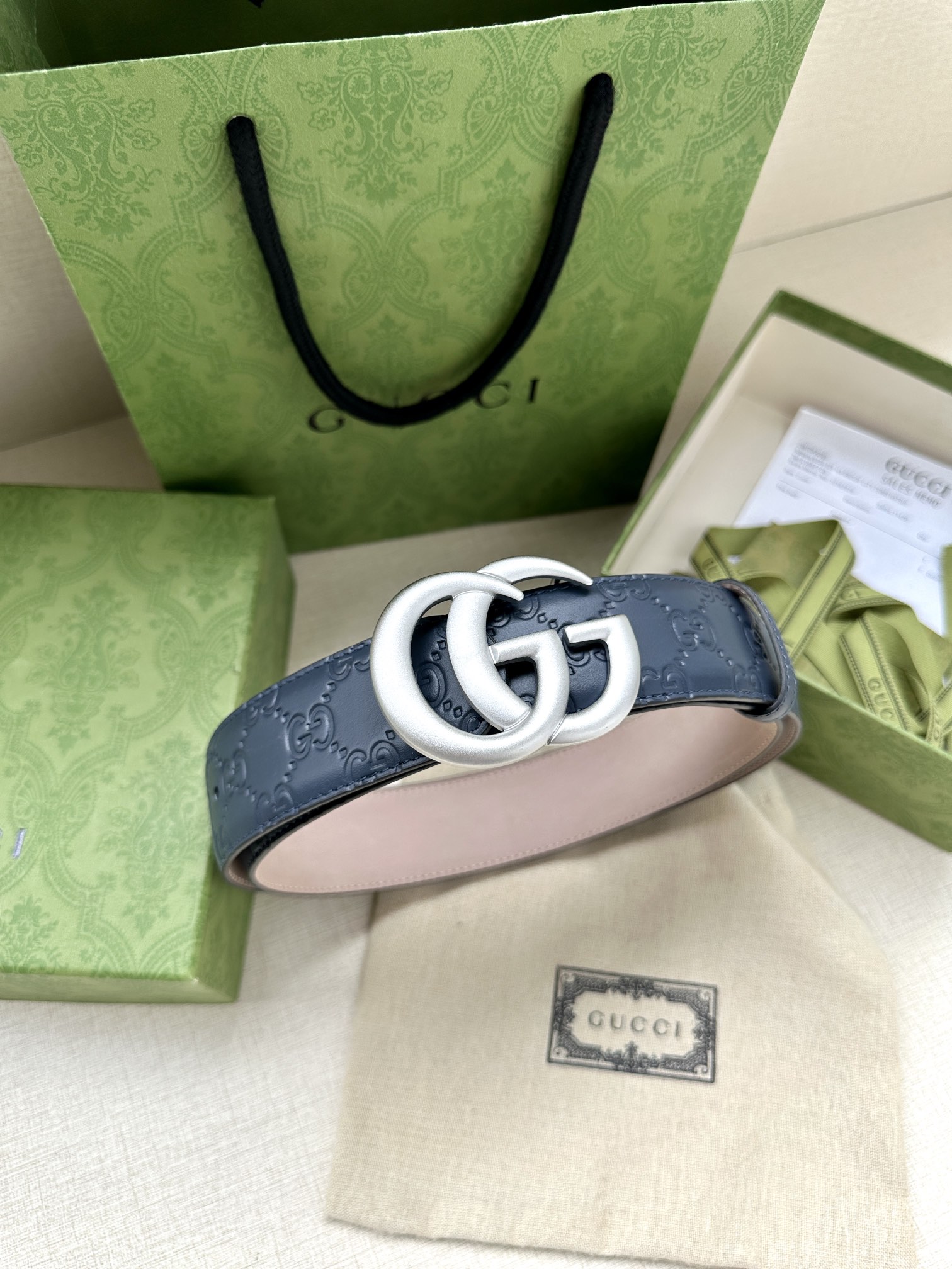 .0cm互扣式双G带扣腰带采用热压印