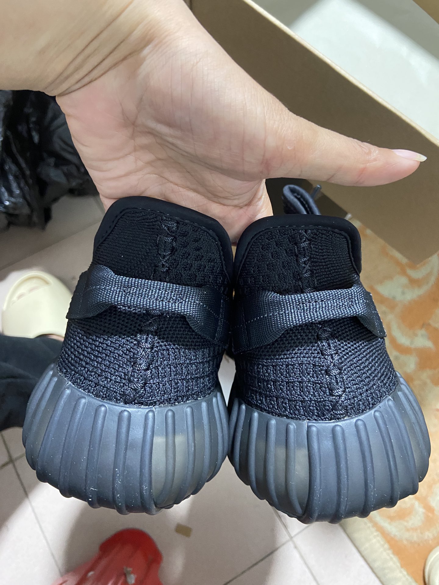 Yezzy350黑色玛瑙尺码36-4