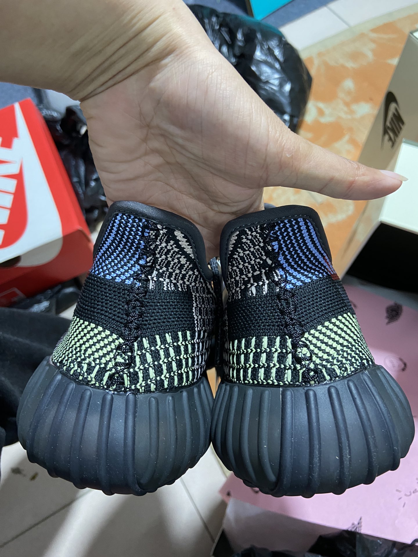 Yeezy350黑红天使鞋码36-4