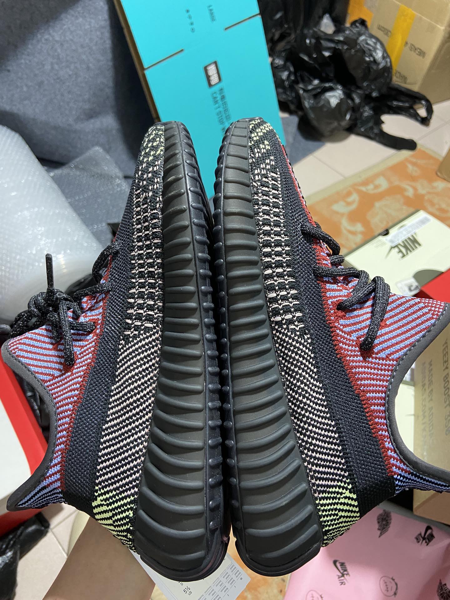 Yeezy350黑红天使鞋码36-4