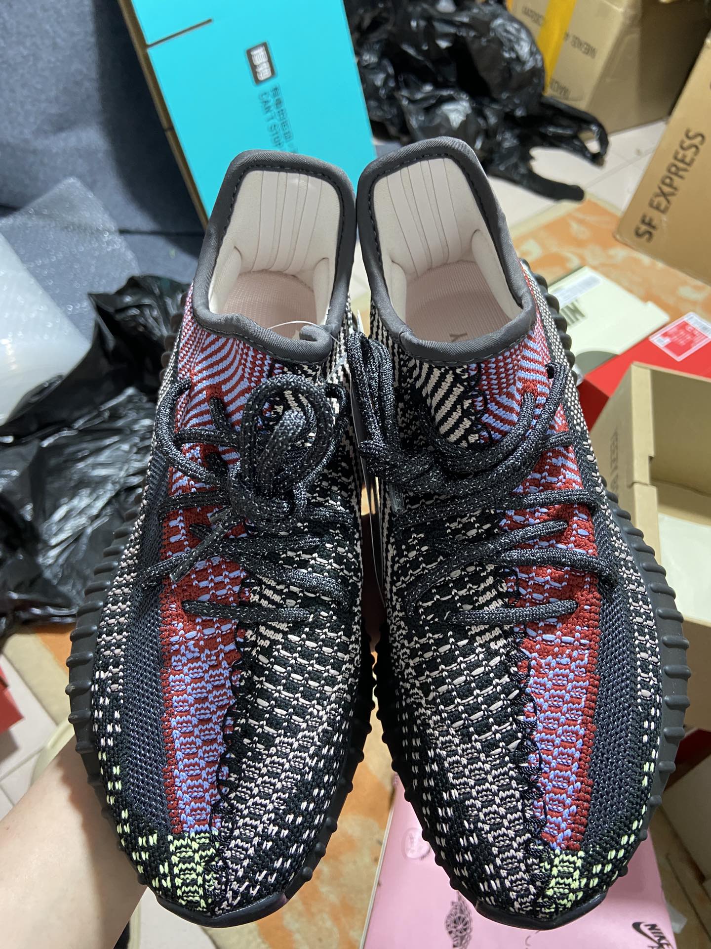 Yeezy350黑红天使鞋码36-4