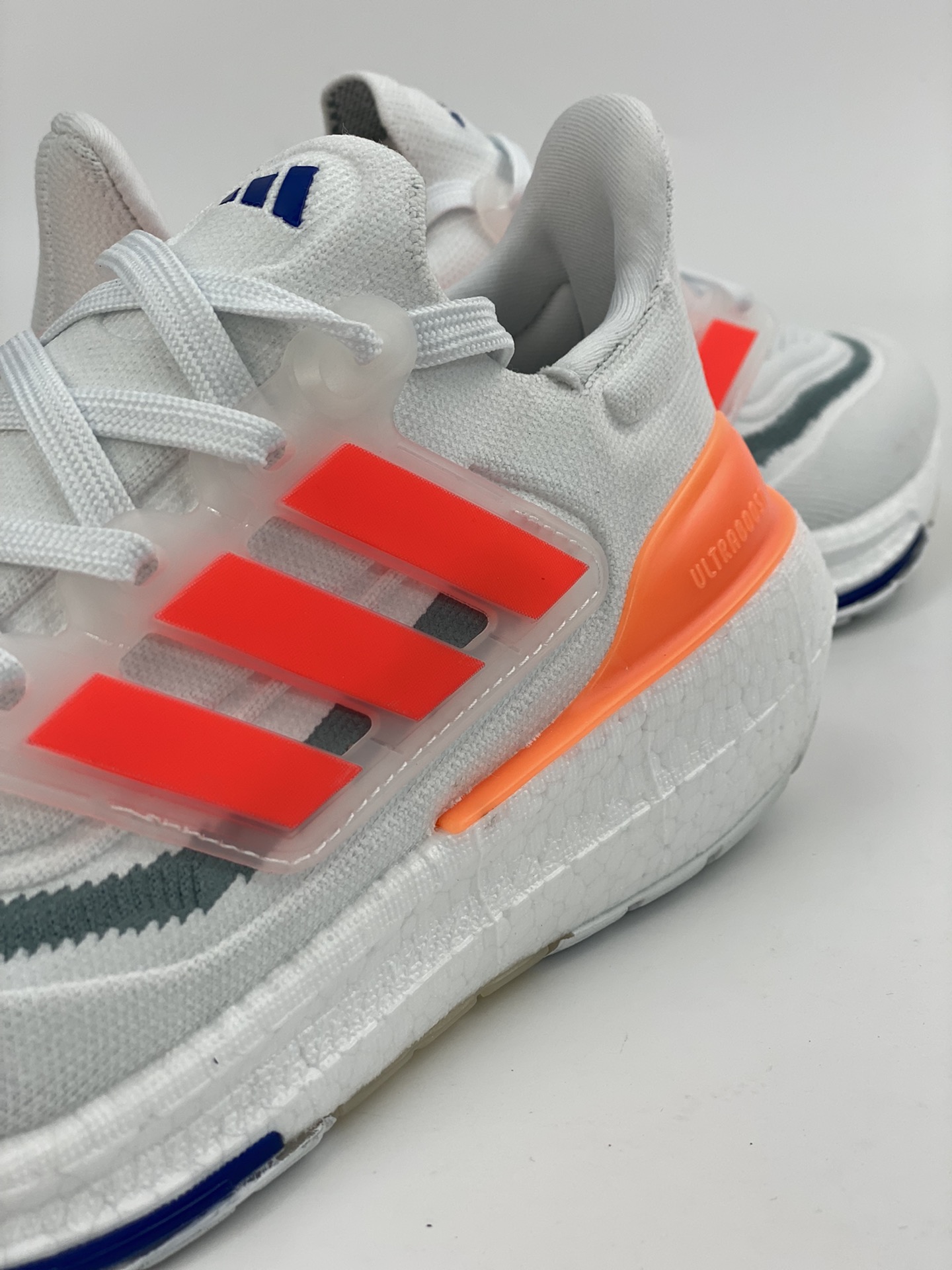 210 Adidas ULTRA BOOST 23 W 缓震运动休闲轻便透气跑步鞋 HS6344