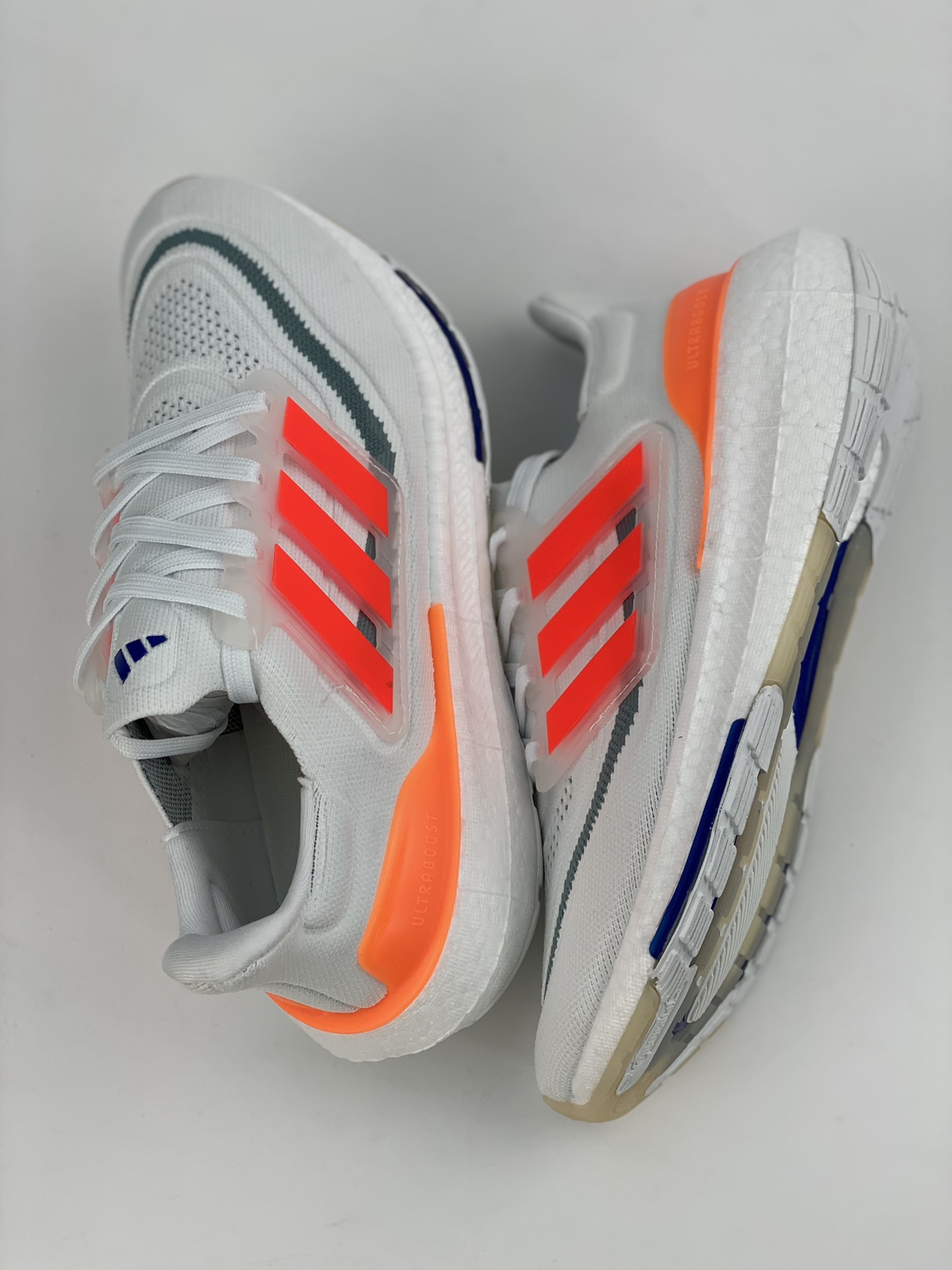 210 Adidas ULTRA BOOST 23 W 缓震运动休闲轻便透气跑步鞋 HS6344