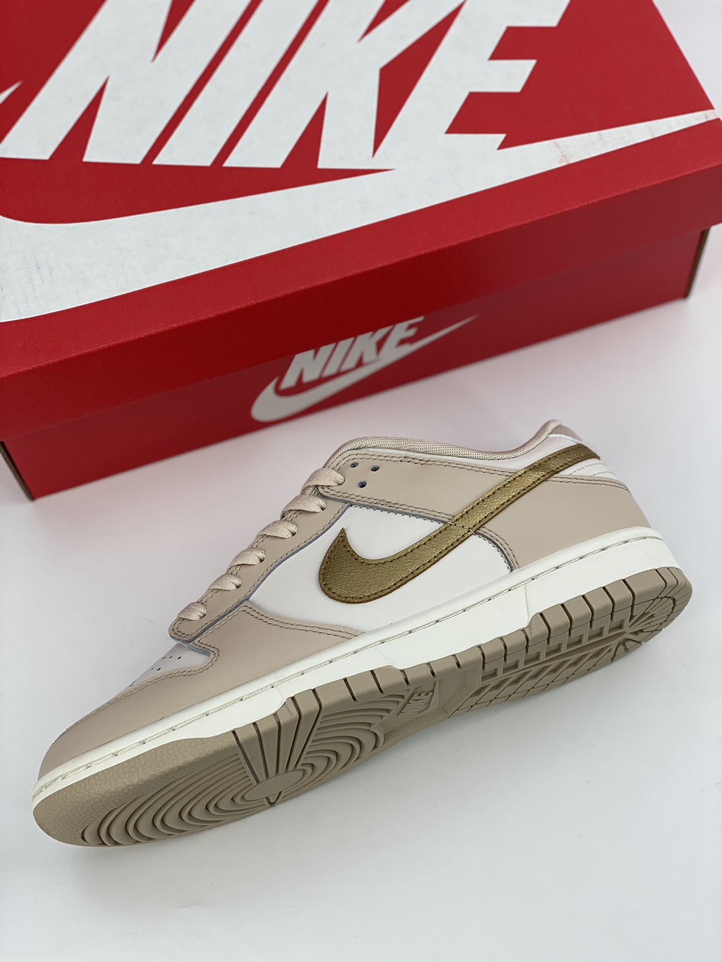 Nike Dunk Low Gold Swoosh Beige Exclusive Extreme Edition DX5930-001