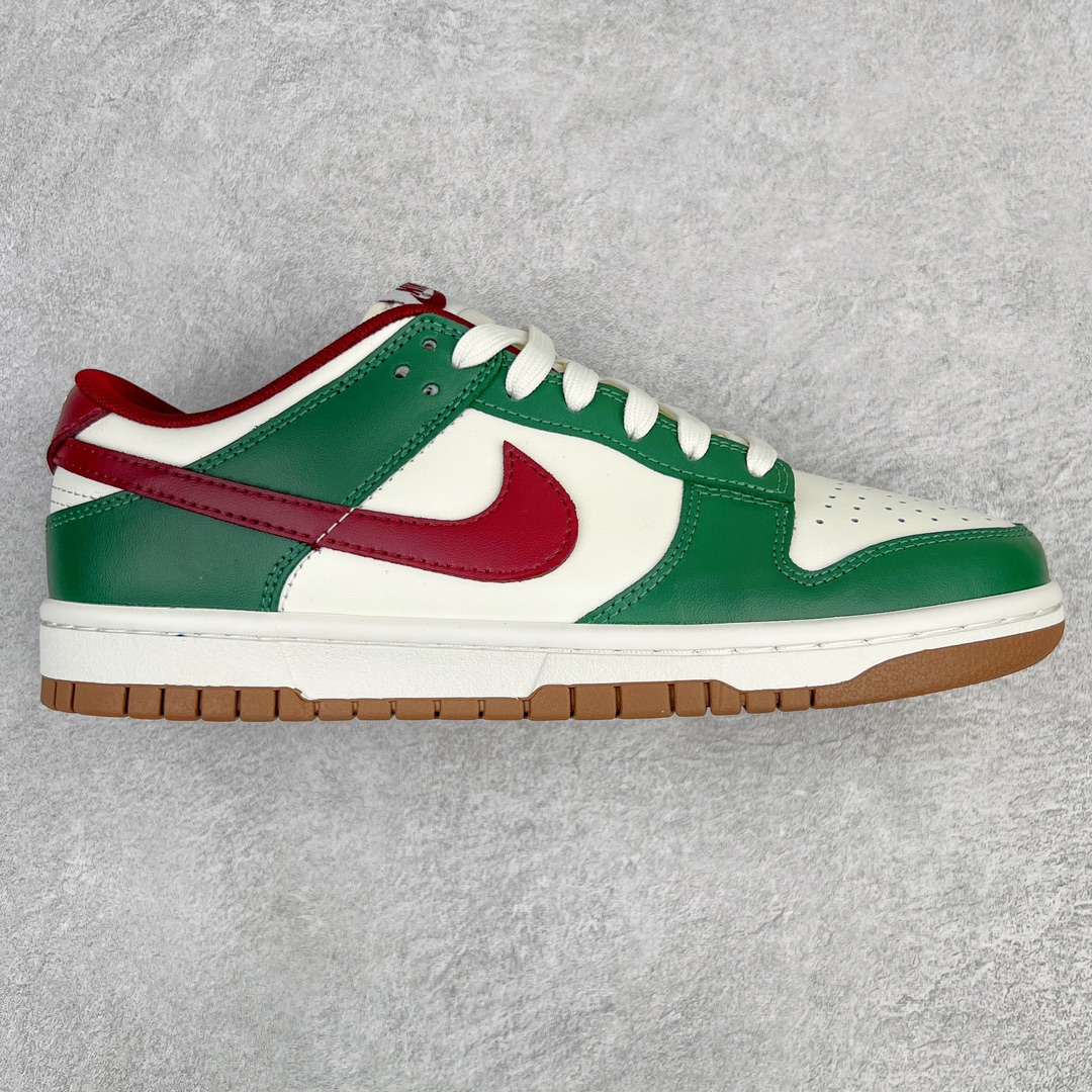 # A版福利特价‼️💰128 NK SB Dunk Low 复古红绿 FB7160-161 性价比王者 极限压缩利润空间 超乎所想的高性价比 用料绝不含糊 原盒原配 正确耐磨橡胶大底 超高清洁度 全鞋零毛边皮料切割 全套原楦原模倾力打造完美版型 SIZE：35.5 36 36.5 37.5 38 38.5 39 40 40.5 41 42 42.5 43 44 44.5 45 46 47.5 编码：Hby1936080