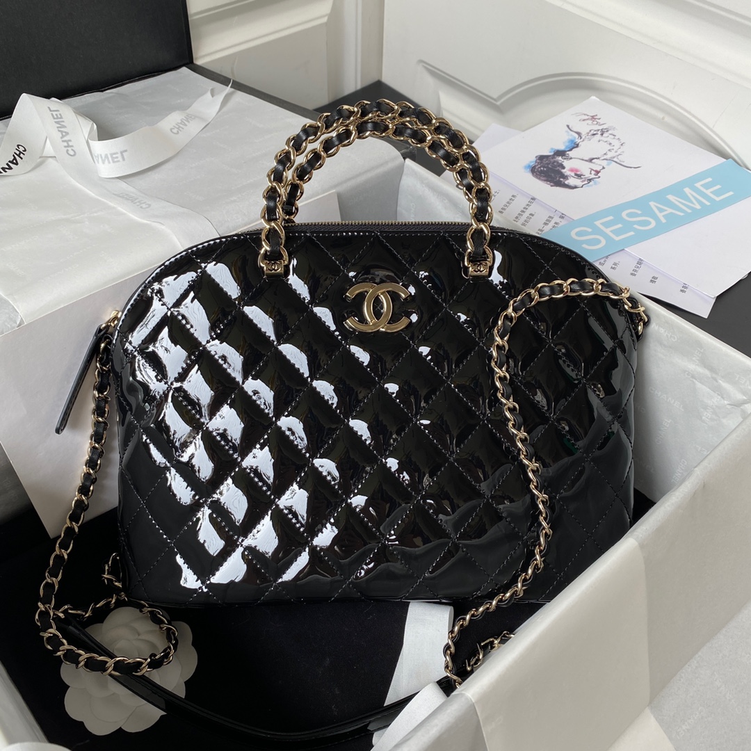 Chanel Bolsos de mano Negro Laca