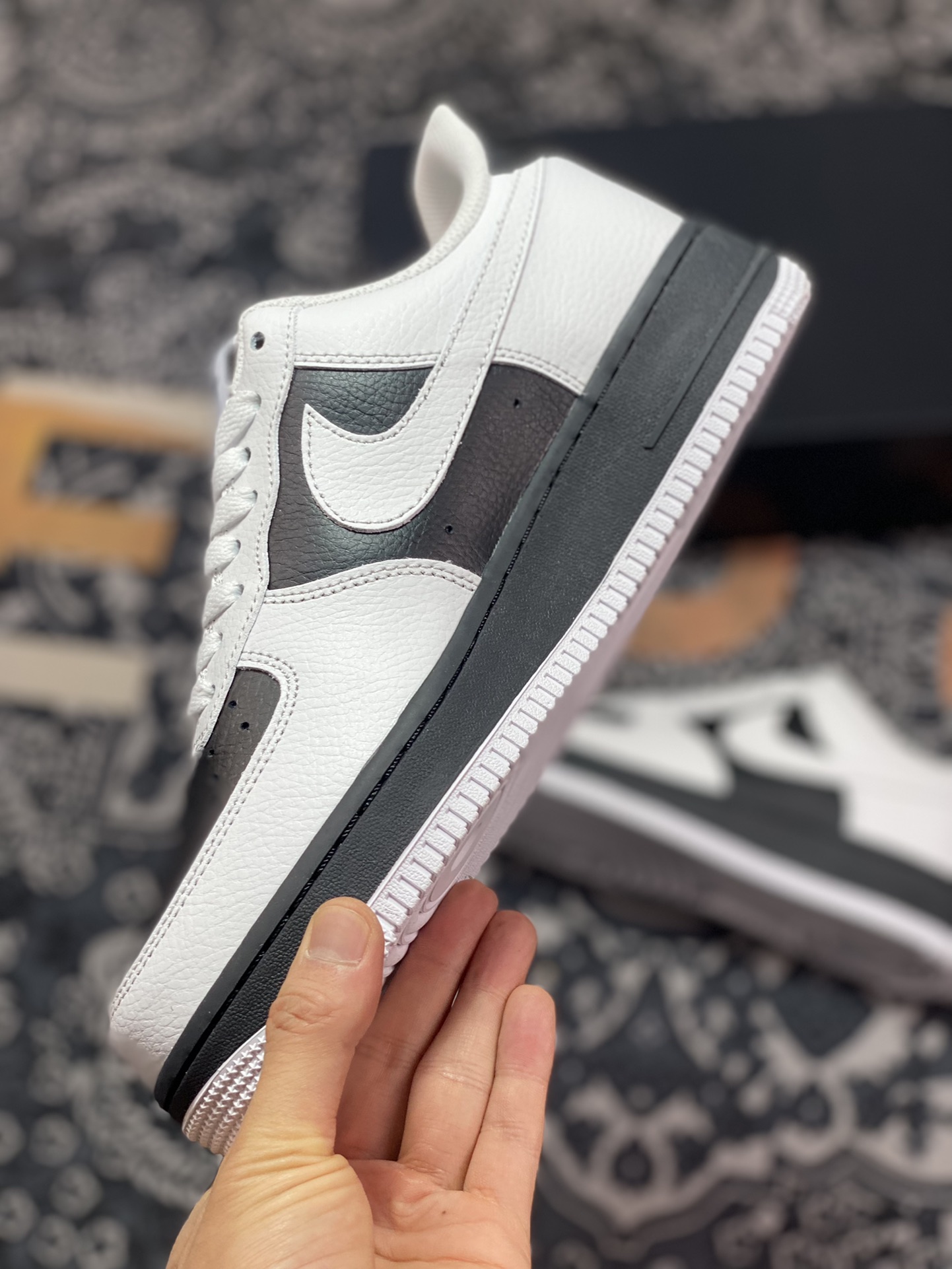 Nike Air Force 1'07 Low”White/Black/Panda Air Force One Classic Low-top Sneakers ”Leather Flip White and Black Panda” JP6516-811