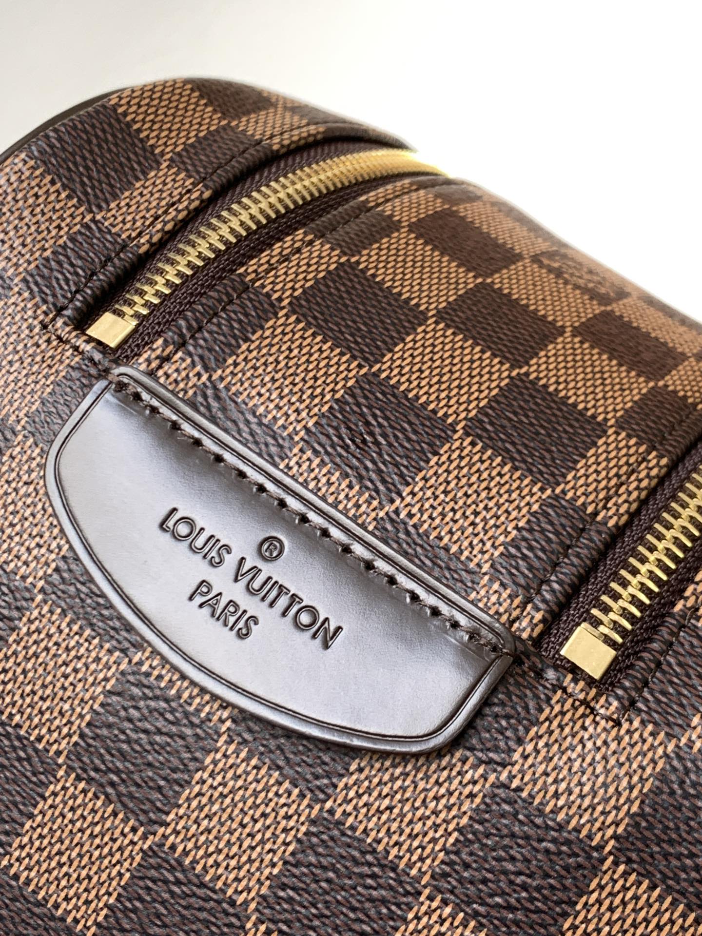 Louis Vuitton King Size Toiletry Bag 28Cm Damier Ebene Canvas Spring/Summer 2019 Collection N47528