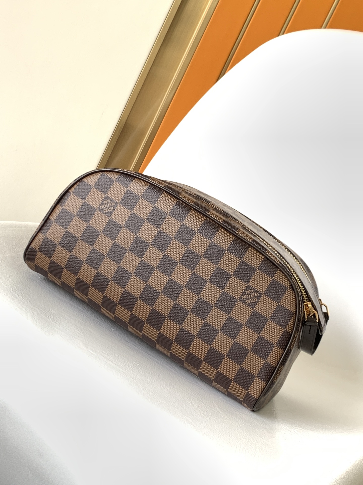 Louis Vuitton King Size Toiletry Bag 28Cm Damier Ebene Canvas Spring/Summer 2019 Collection N47528