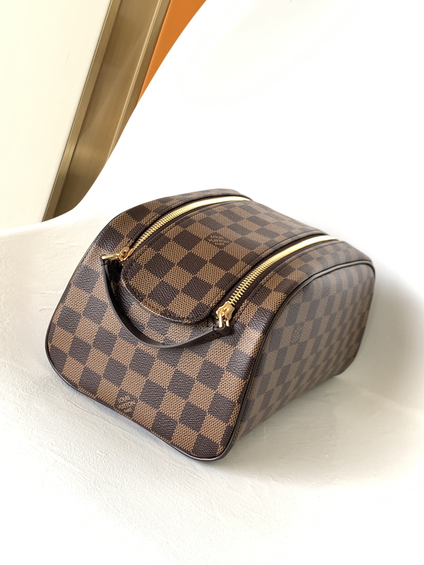 Louis Vuitton King Size Toiletry Bag 28Cm Damier Ebene Canvas Spring/Summer 2019 Collection N47528