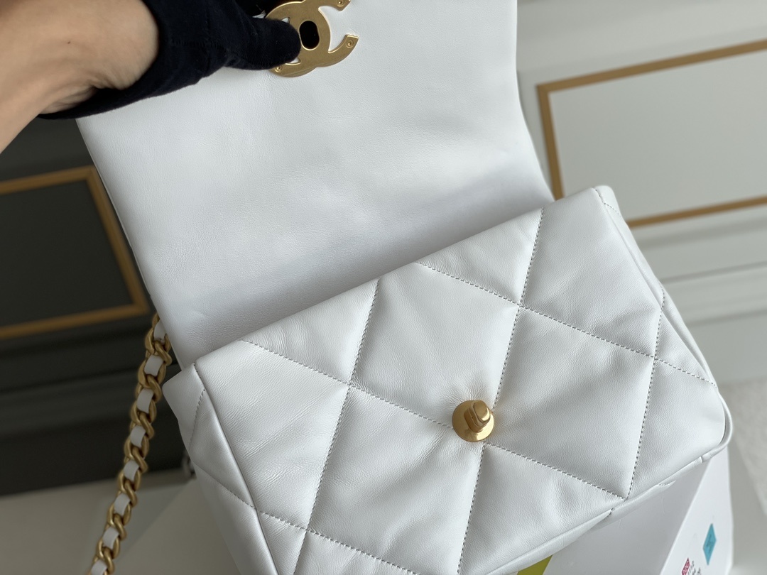 白金版️正品级包装如图全新升级版到货️小号最新推出包纯白色专柜售价购入开发低调暗带满满的高级复古感黑色回