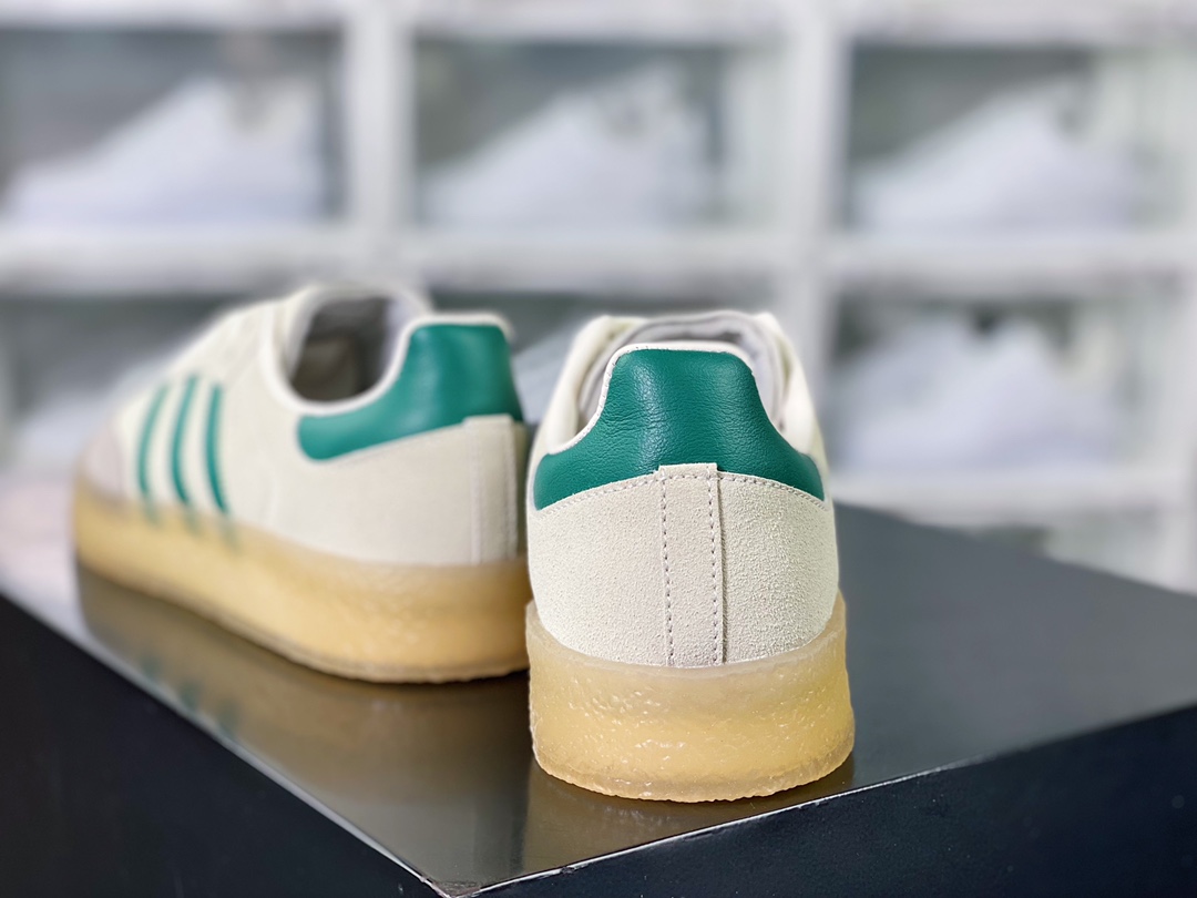 Adidas Originals 8th Street Samba ”Chalk White” Samba Street Series Low-top Sneakers ”Gray and Dark Green Rubber Sole” ID7297