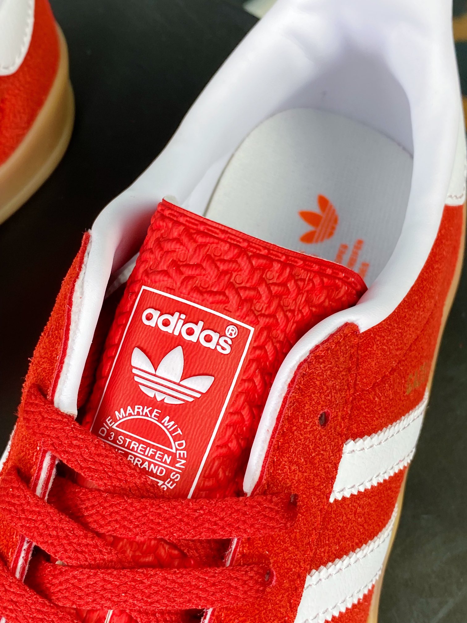 Adidas Gazelle Indoor Trainers low-top sneakers ”red and white rubber sole” HQ8718