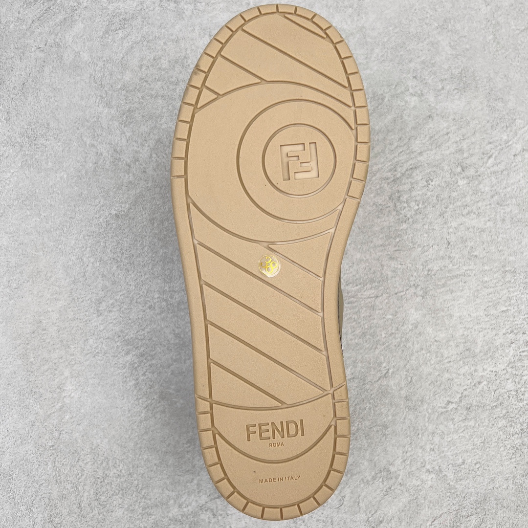 图片[9]-＃S版纯原 FENDI 芬迪 Match sneaters低帮运动鞋 独家定制 全身20几个细节点全部做到一致还原 吊打市面所有版本 独家原装套装配件官方同源 渠道原装订单 全套专柜包装物及配件#鞋底嵌入核心防伪芯片感应装置 FENDI芬迪match最新爆款情侣款运动鞋板鞋原版购入 高工艺无缝细空胶技术 贴楦误差0.05mm,鞋底采用固特异内外锁死工艺 最大限度弯折永不开胶 原鞋一致效果环保无味 鞋面采用麂皮和皮革拼接组合 logo内里采用毛巾绒里 上脚超级柔软 轻便 舒适搭配卫衣 尺码：35 36 37 38 39 40 41 42 43 44 45-选品中心