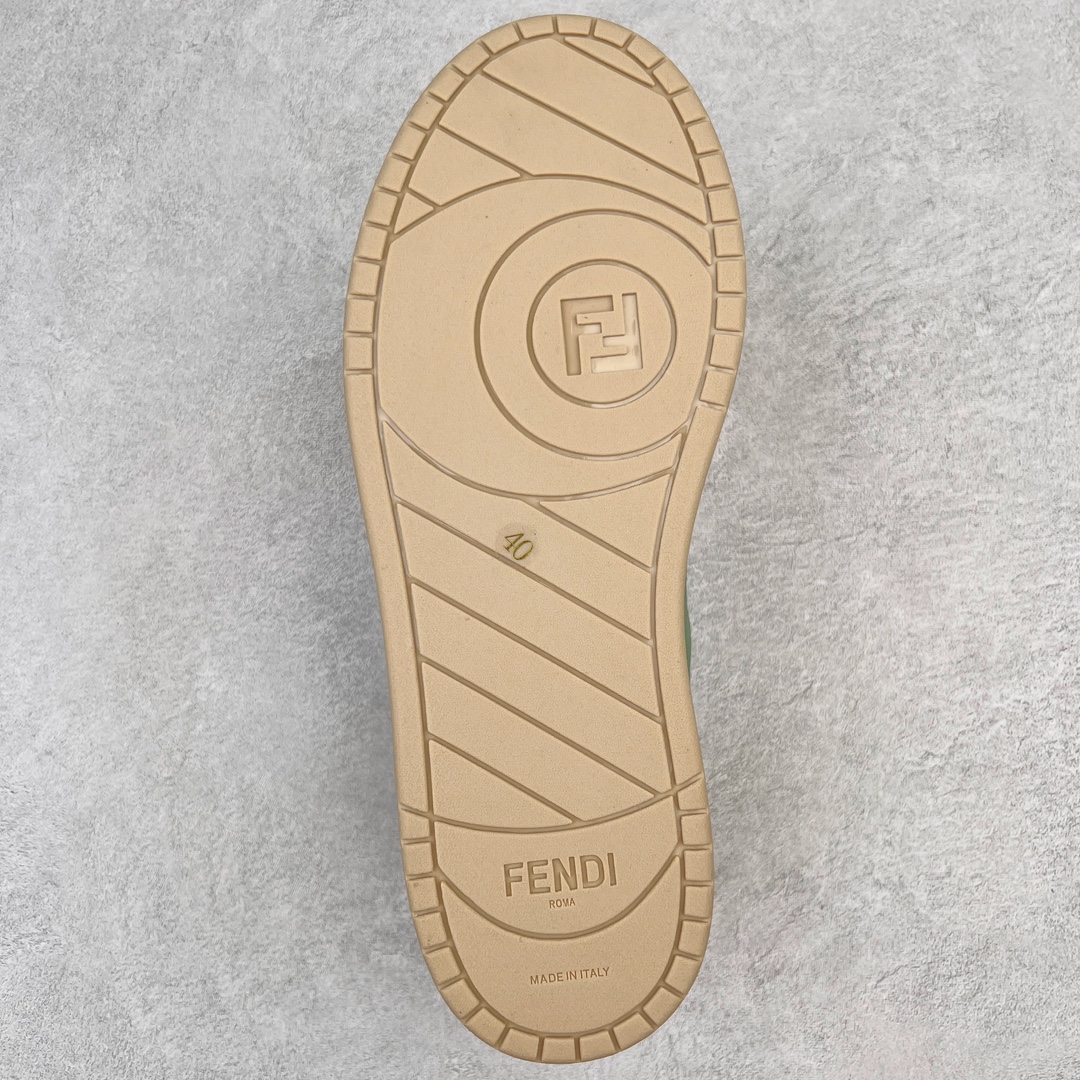 图片[9]-＃S版纯原 FENDI 芬迪 Match sneaters低帮运动鞋 独家定制 全身20几个细节点全部做到一致还原 吊打市面所有版本 独家原装套装配件官方同源 渠道原装订单 全套专柜包装物及配件#鞋底嵌入核心防伪芯片感应装置 FENDI芬迪match最新爆款情侣款运动鞋板鞋原版购入 高工艺无缝细空胶技术 贴楦误差0.05mm,鞋底采用固特异内外锁死工艺 最大限度弯折永不开胶 原鞋一致效果环保无味 鞋面采用麂皮和皮革拼接组合 logo内里采用毛巾绒里 上脚超级柔软 轻便 舒适搭配卫衣 尺码：35 36 37 38 39 40 41 42 43 44 45-选品中心