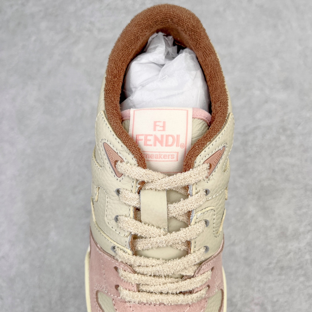 图片[5]-＃S版纯原 FENDI 芬迪 Match sneaters低帮运动鞋 独家定制 全身20几个细节点全部做到一致还原 吊打市面所有版本 独家原装套装配件官方同源 渠道原装订单 全套专柜包装物及配件#鞋底嵌入核心防伪芯片感应装置 FENDI芬迪match最新爆款情侣款运动鞋板鞋原版购入 高工艺无缝细空胶技术 贴楦误差0.05mm,鞋底采用固特异内外锁死工艺 最大限度弯折永不开胶 原鞋一致效果环保无味 鞋面采用麂皮和皮革拼接组合 logo内里采用毛巾绒里 上脚超级柔软 轻便 舒适搭配卫衣 尺码：35 36 37 38 39 40 41 42 43 44 45-选品中心