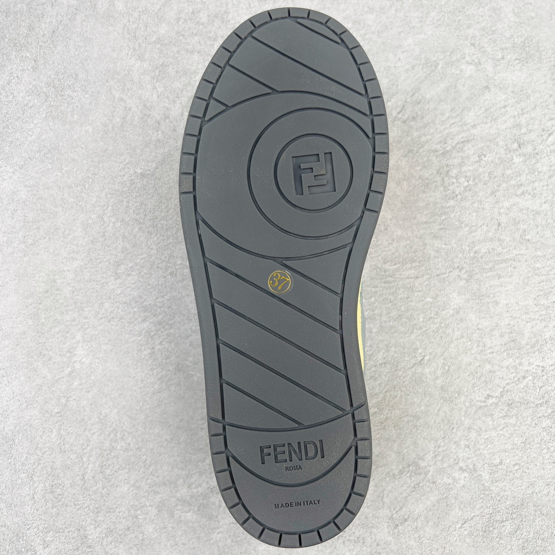 图片[9]-＃S版纯原 FENDI 芬迪 Match sneaters低帮运动鞋 独家定制 全身20几个细节点全部做到一致还原 吊打市面所有版本 独家原装套装配件官方同源 渠道原装订单 全套专柜包装物及配件#鞋底嵌入核心防伪芯片感应装置 FENDI芬迪match最新爆款情侣款运动鞋板鞋原版购入 高工艺无缝细空胶技术 贴楦误差0.05mm,鞋底采用固特异内外锁死工艺 最大限度弯折永不开胶 原鞋一致效果环保无味 鞋面采用麂皮和皮革拼接组合 logo内里采用毛巾绒里 上脚超级柔软 轻便 舒适搭配卫衣 尺码：35 36 37 38 39 40 41 42 43 44 45-选品中心