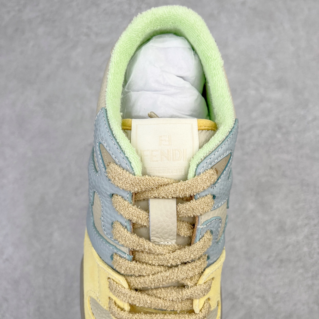 图片[5]-＃S版纯原 FENDI 芬迪 Match sneaters低帮运动鞋 独家定制 全身20几个细节点全部做到一致还原 吊打市面所有版本 独家原装套装配件官方同源 渠道原装订单 全套专柜包装物及配件#鞋底嵌入核心防伪芯片感应装置 FENDI芬迪match最新爆款情侣款运动鞋板鞋原版购入 高工艺无缝细空胶技术 贴楦误差0.05mm,鞋底采用固特异内外锁死工艺 最大限度弯折永不开胶 原鞋一致效果环保无味 鞋面采用麂皮和皮革拼接组合 logo内里采用毛巾绒里 上脚超级柔软 轻便 舒适搭配卫衣 尺码：35 36 37 38 39 40 41 42 43 44 45-选品中心