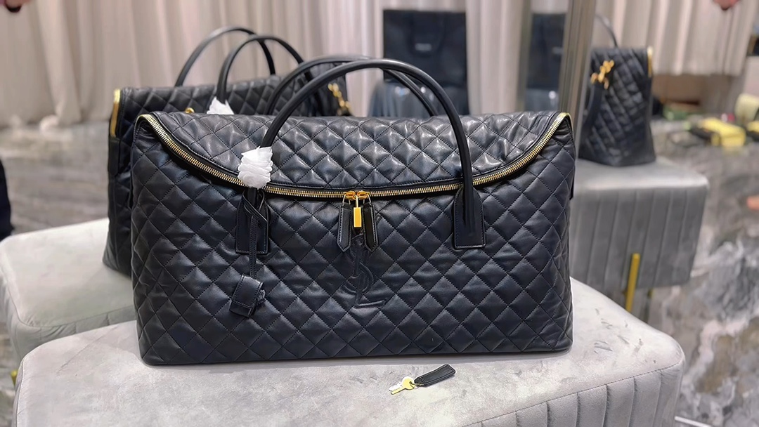Bolsa de viaje ES GIANT_ en negro, cuero original, foto real del producto en stock_