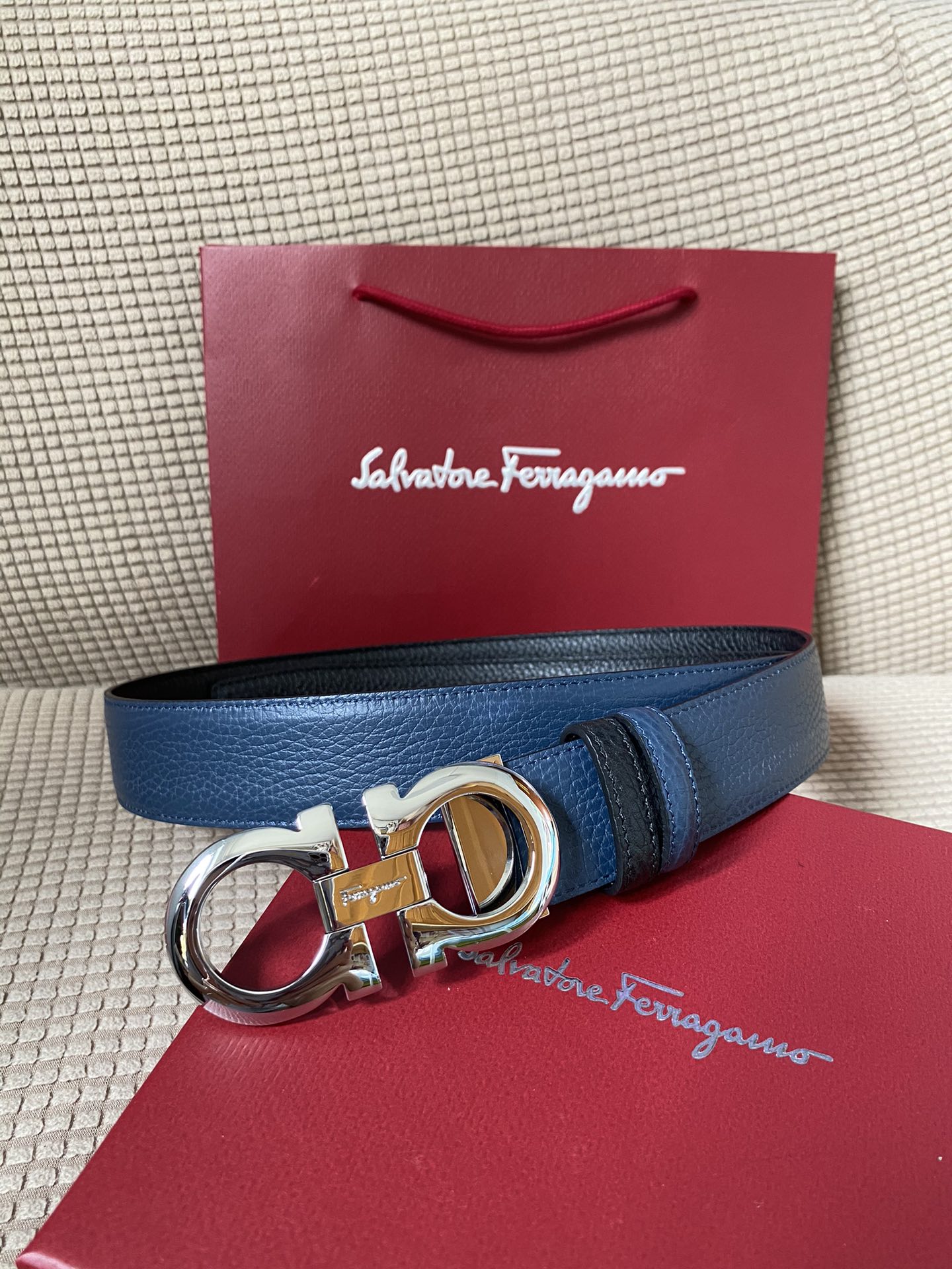 配全套包装盒菲拉格慕Ferragam