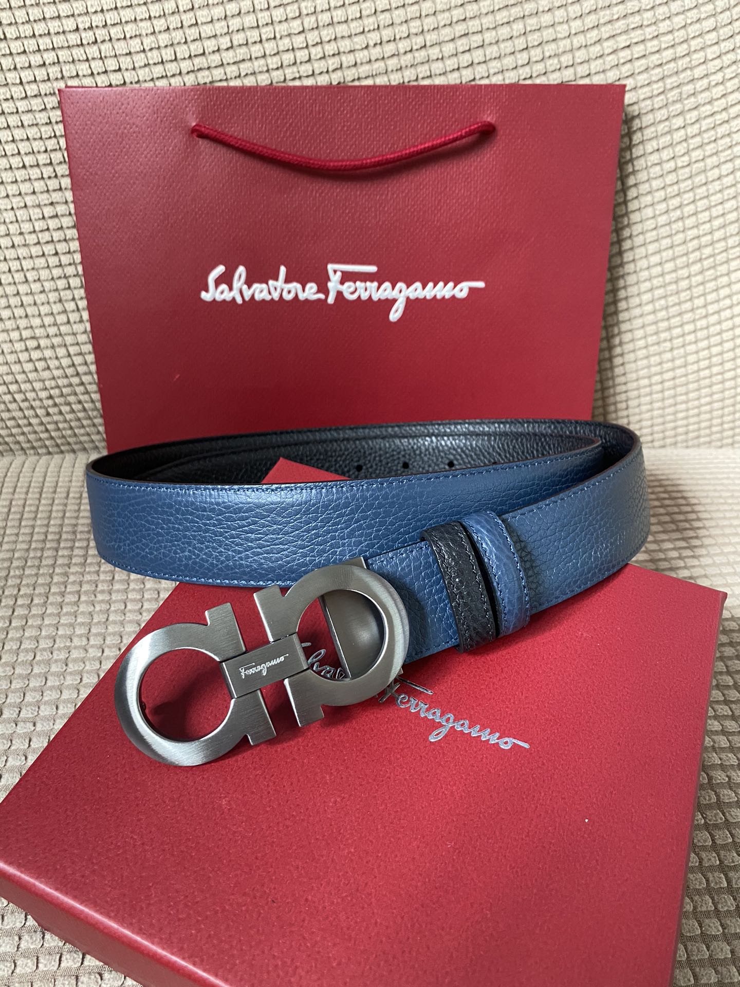 配全套包装盒菲拉格慕Ferragam