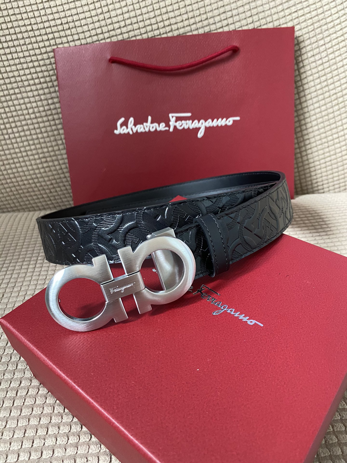 配全套包装盒菲拉格慕Ferragamo双面牛皮正品标准皮料商务休闲款回馈新老客户