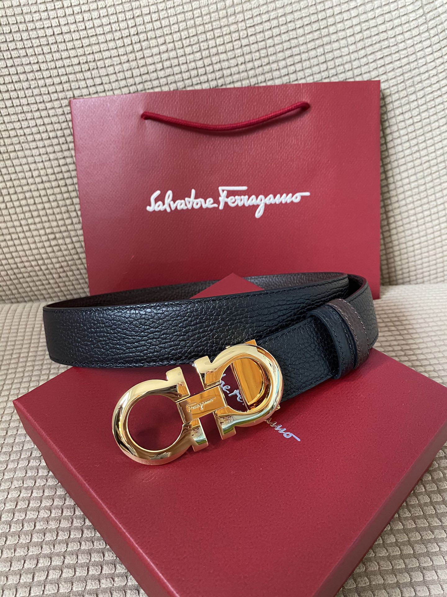 配全套包装盒菲拉格慕Ferragamo双面牛皮正品标准皮料商务休闲款回馈新老客户