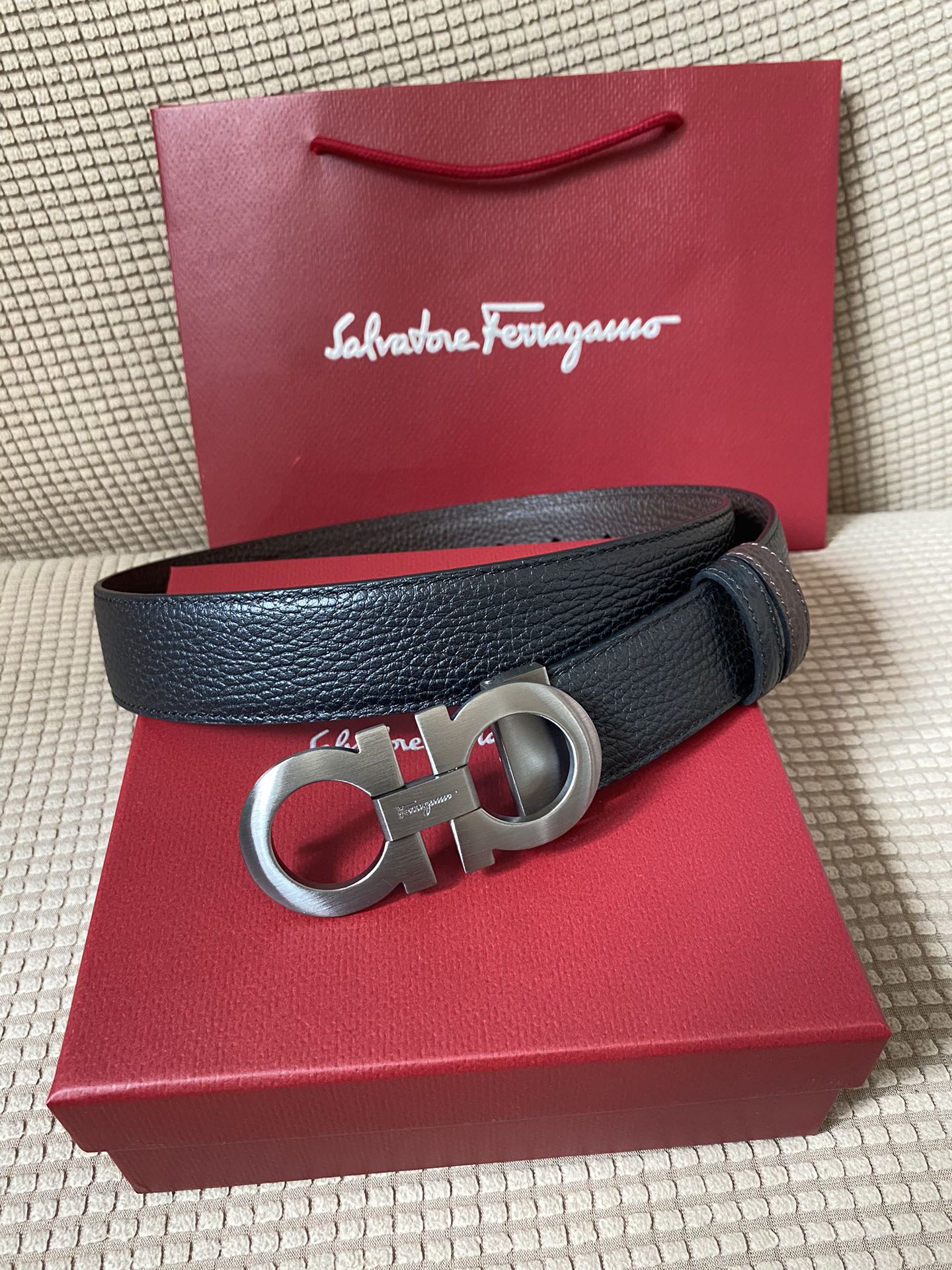 配全套包装盒菲拉格慕Ferragamo双面牛皮正品标准皮料商务休闲款回馈新老客户