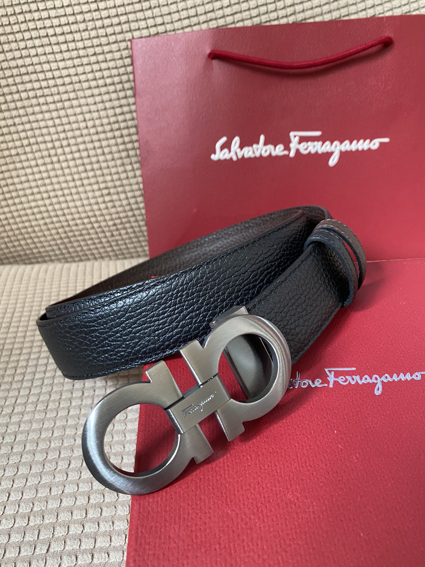 配全套包装盒菲拉格慕Ferragamo双面牛皮正品标准皮料商务休闲款回馈新老客户