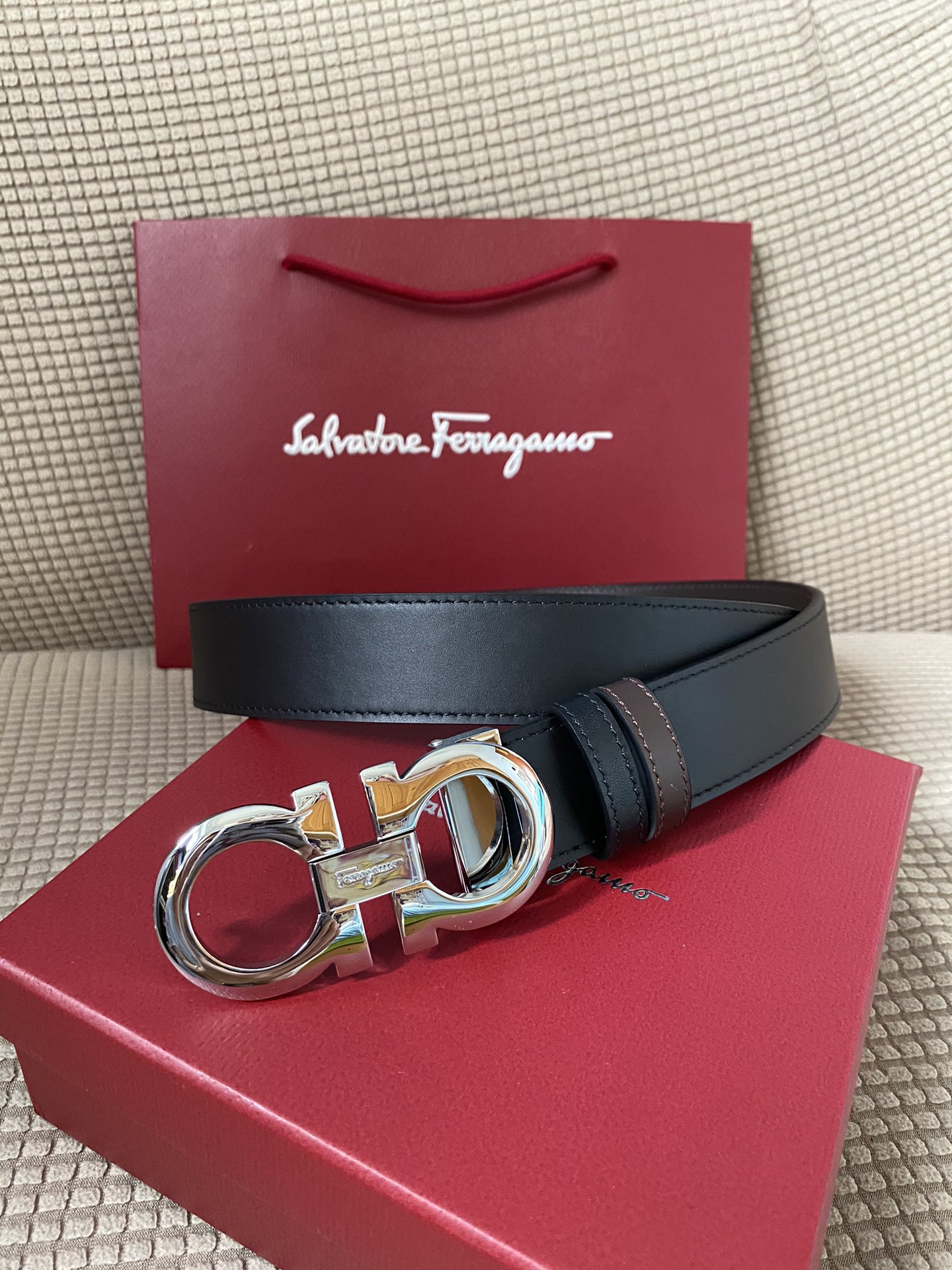 配全套包装盒菲拉格慕Ferragamo双面牛皮正品标准皮料商务休闲款回馈新老客户