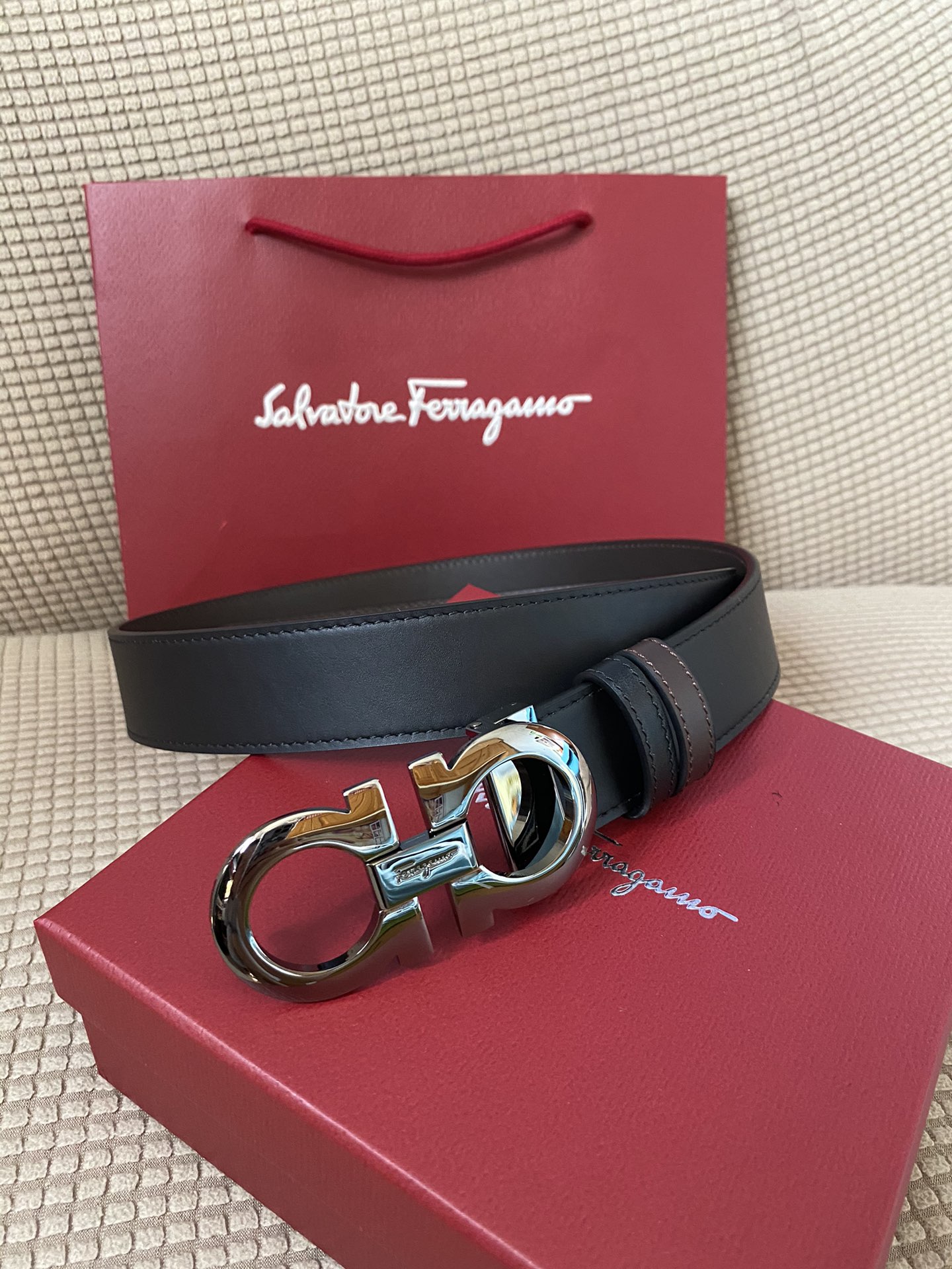 配全套包装盒菲拉格慕Ferragamo双面牛皮正品标准皮料商务休闲款回馈新老客户