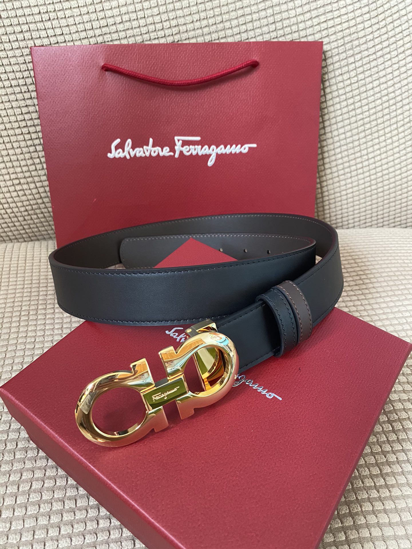 配全套包装盒菲拉格慕Ferragamo双面牛皮正品标准皮料商务休闲款回馈新老客户