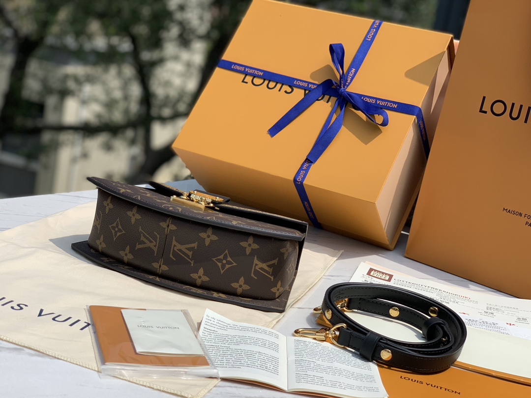 🌼尺寸24×18×7cm🇭🇰香港贸易公司订单！Lv23年又一新款上市M46548中古包系列 Tilsit