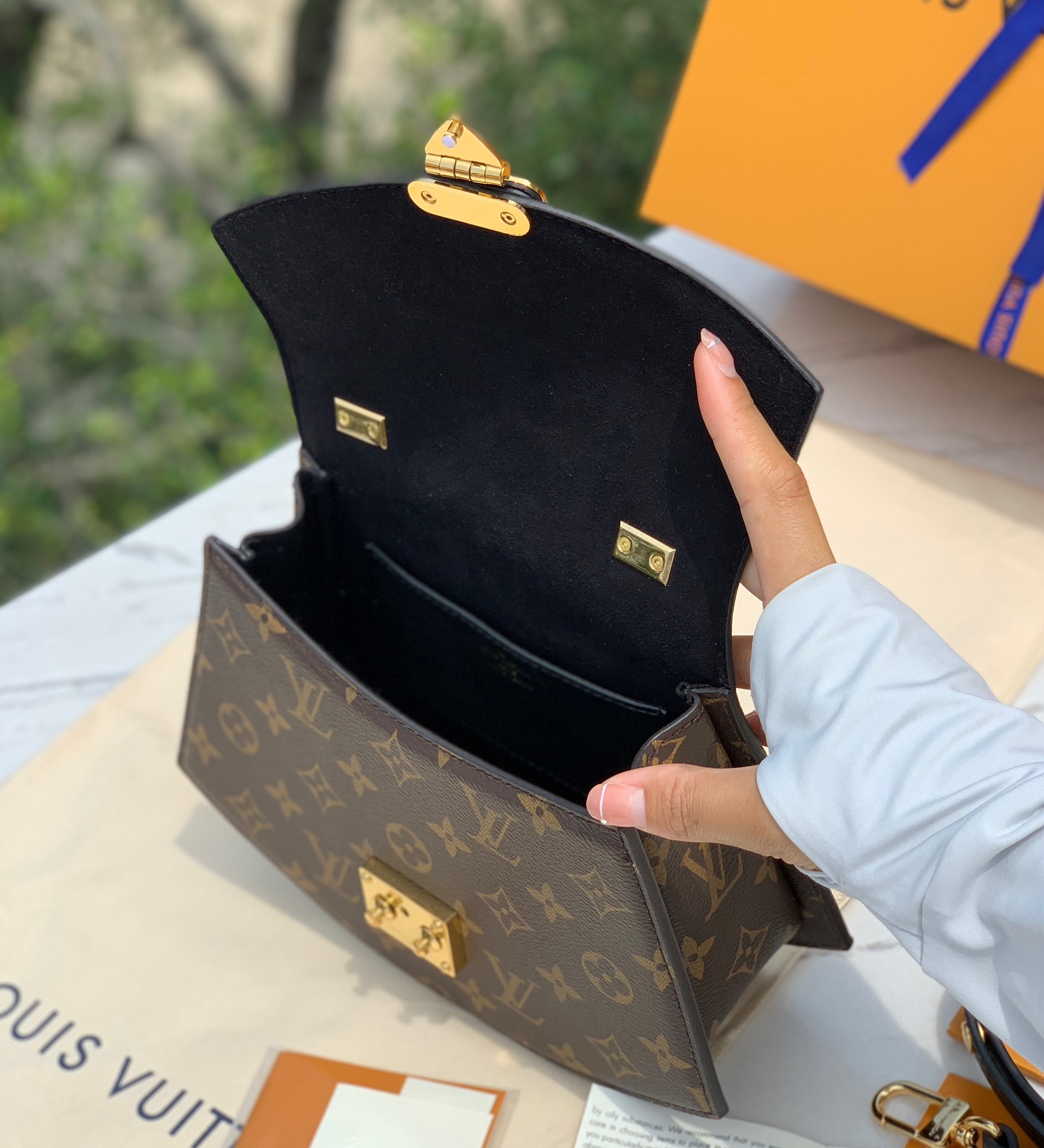 🌼尺寸24×18×7cm🇭🇰香港贸易公司订单！Lv23年又一新款上市M46548中古包系列 Tilsit