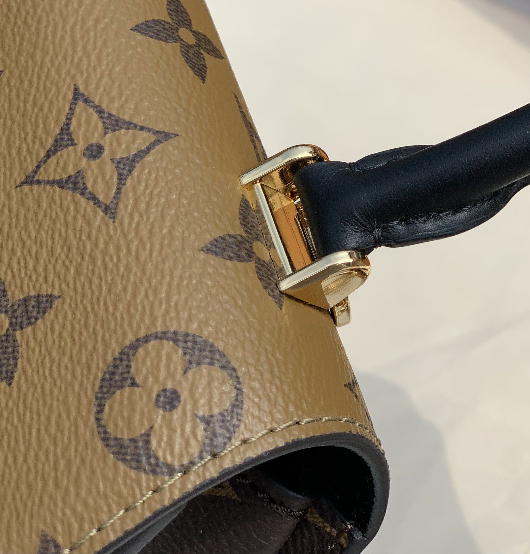 🌼尺寸24×18×7cm🇭🇰香港贸易公司订单！Lv23年又一新款上市M46548中古包系列 Tilsit