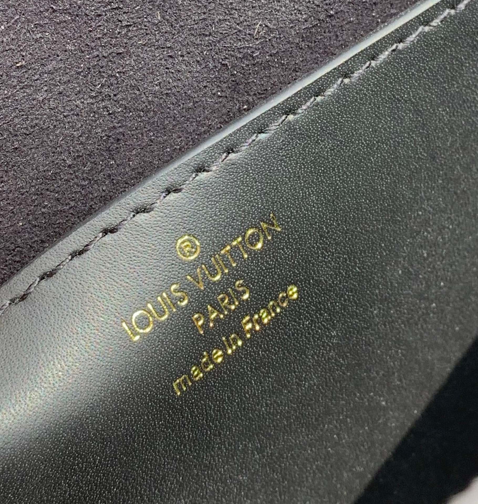 🌼尺寸24×18×7cm🇭🇰香港贸易公司订单！Lv23年又一新款上市M46548中古包系列 Tilsit