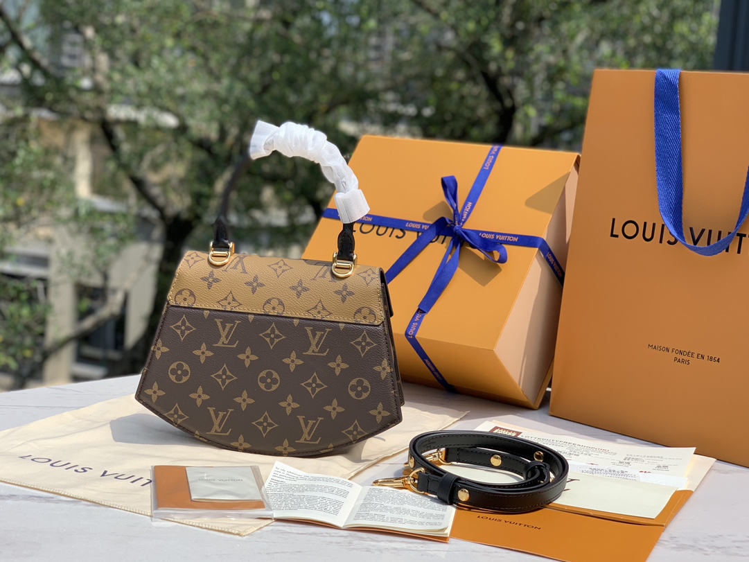 🌼尺寸24×18×7cm🇭🇰香港贸易公司订单！Lv23年又一新款上市M46548中古包系列 Tilsit