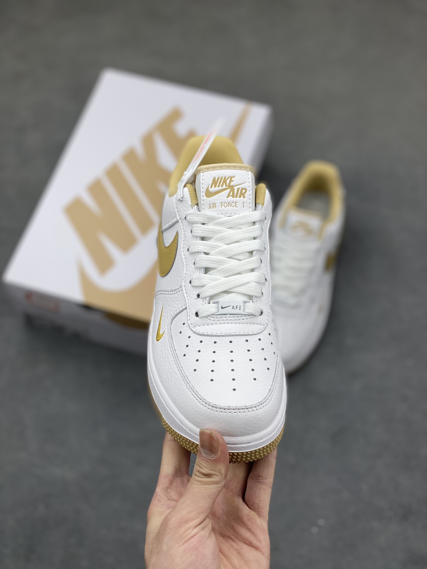 Nike Air Force 1 Low '07 40th Anniversary White/Khaki Casual Sneakers 3 i1683244555 2668 1