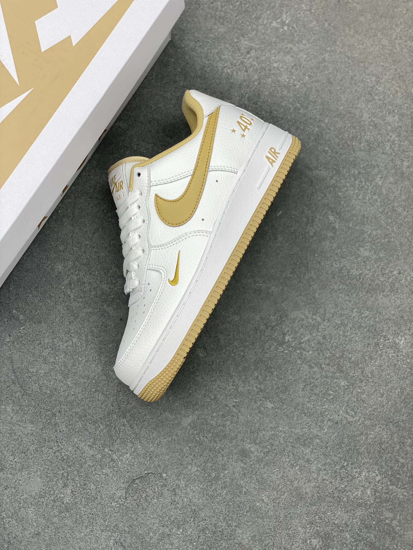 Nike Air Force 1 Low '07 40th Anniversary White/Khaki Casual Sneakers 8 i1683244555 6792 6