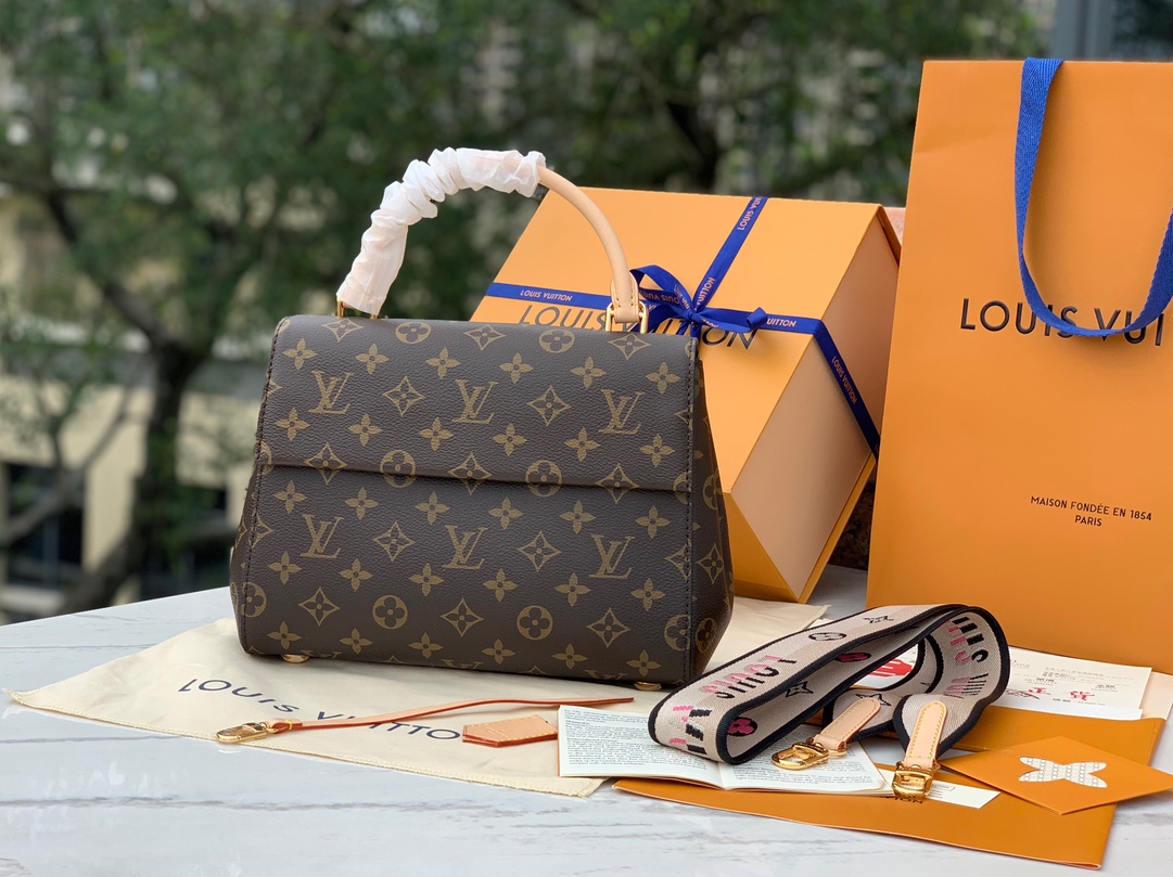 🌼 m46372 尺寸28x20x10 cm 🇭🇰香港贸易公司订单！这款虽然冷门 ，但是也是不错的选择 