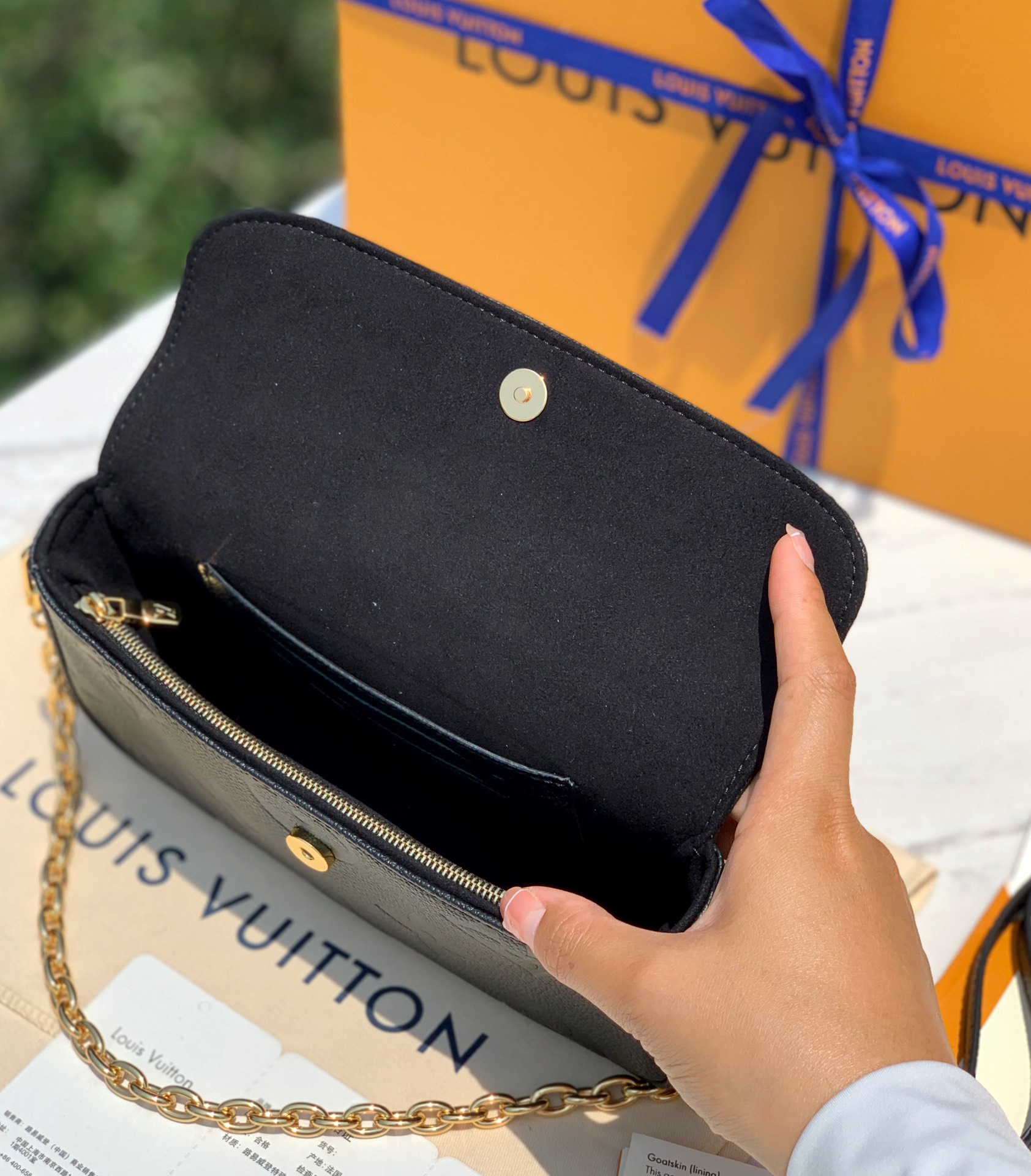 🌼 m82210尺寸23.5×12×4.3cm🇭🇰香港贸易公司订单！Lv 全皮压花Ivy大麻将包，渠道原