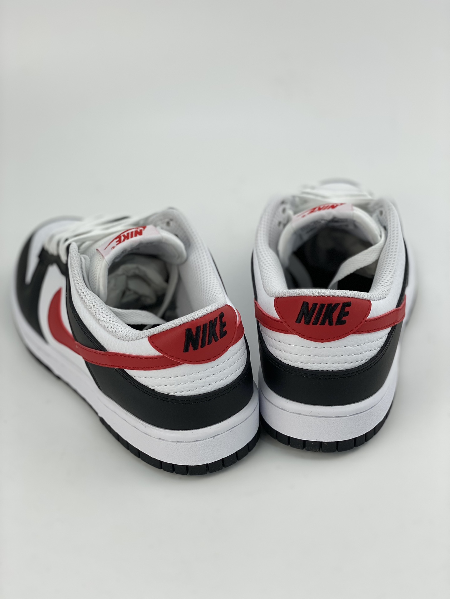 260 Nike SB Dunk Low "Red Panda" 红勾熊猫 FB3354-001